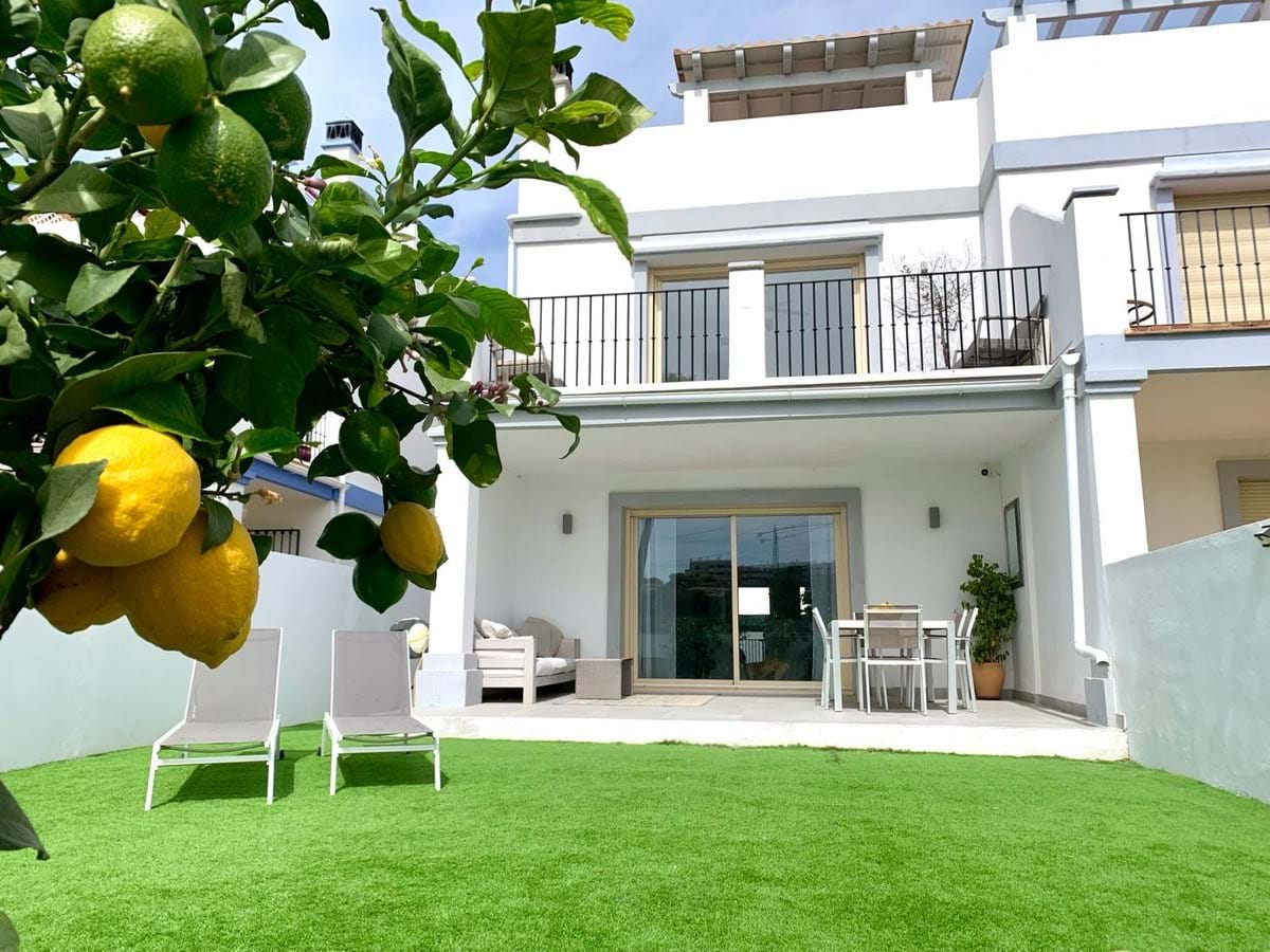 Villa à vendre à Estepona 3