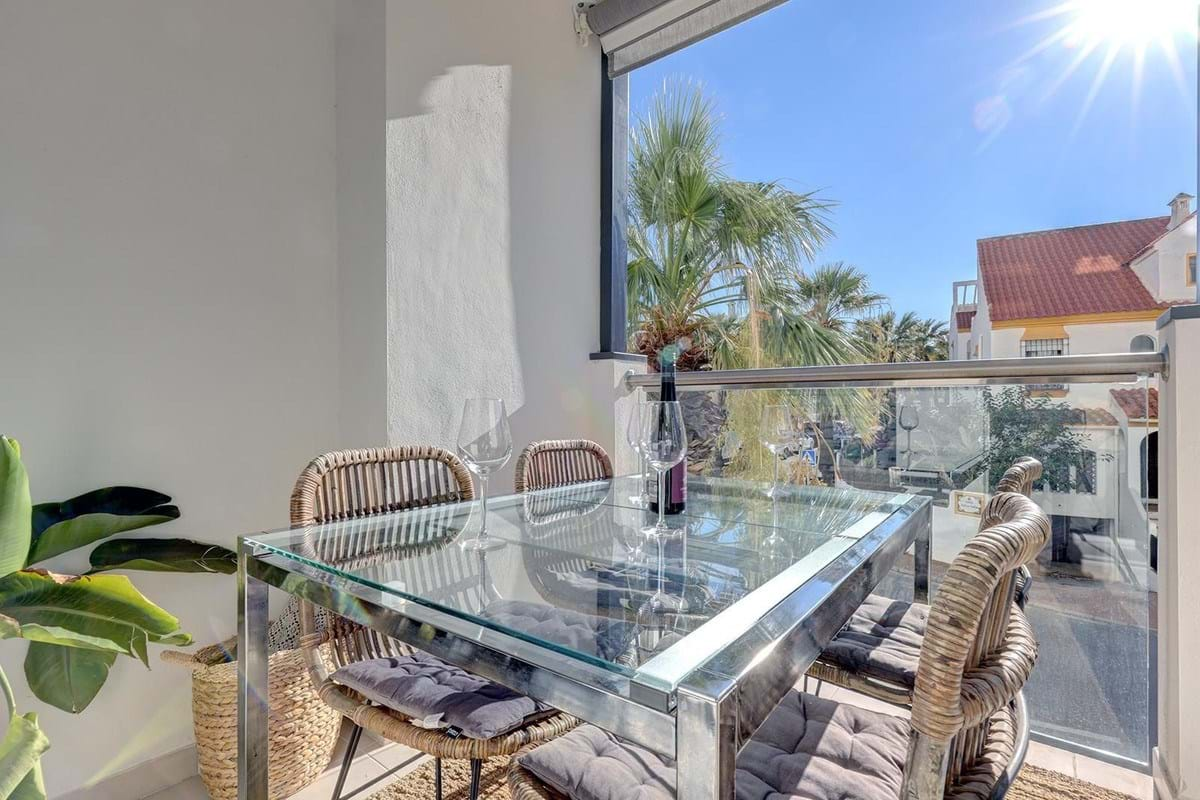 Apartamento en venta en Estepona 2