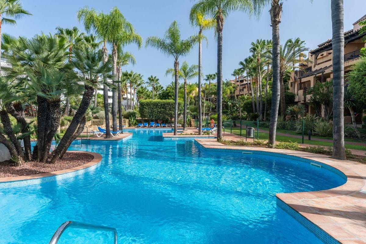 Apartamento en venta en Estepona 2