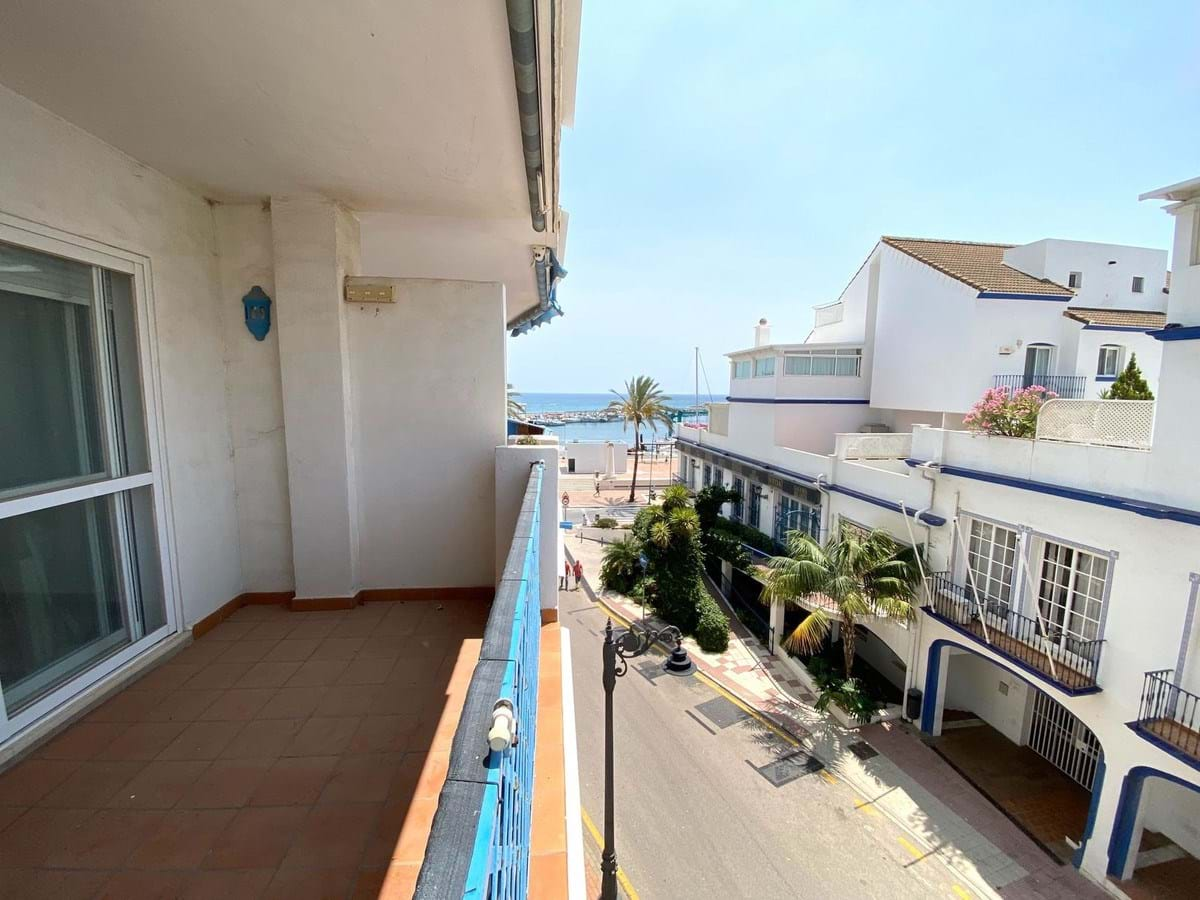 Apartamento en venta en Estepona 2