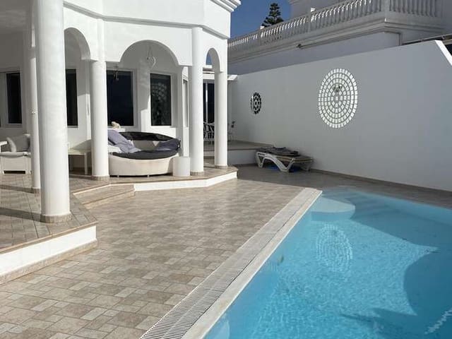 Villa for sale in Lanzarote 1