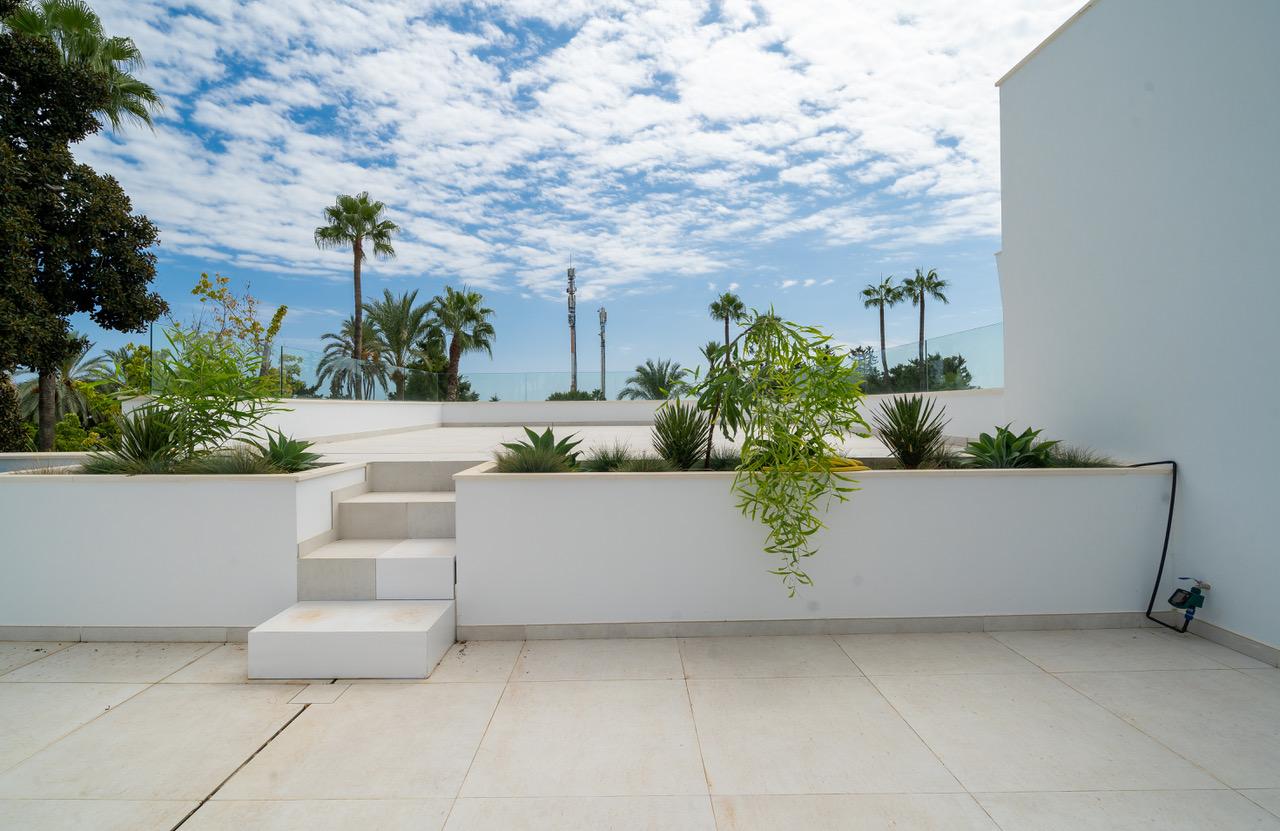 Villa for sale in Estepona 11