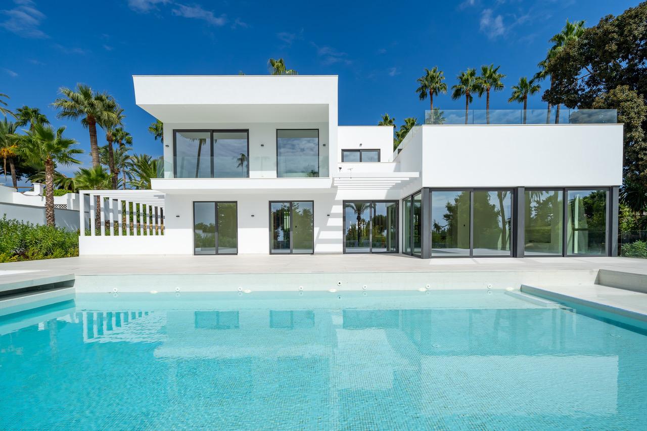 Villa à vendre à Estepona 2