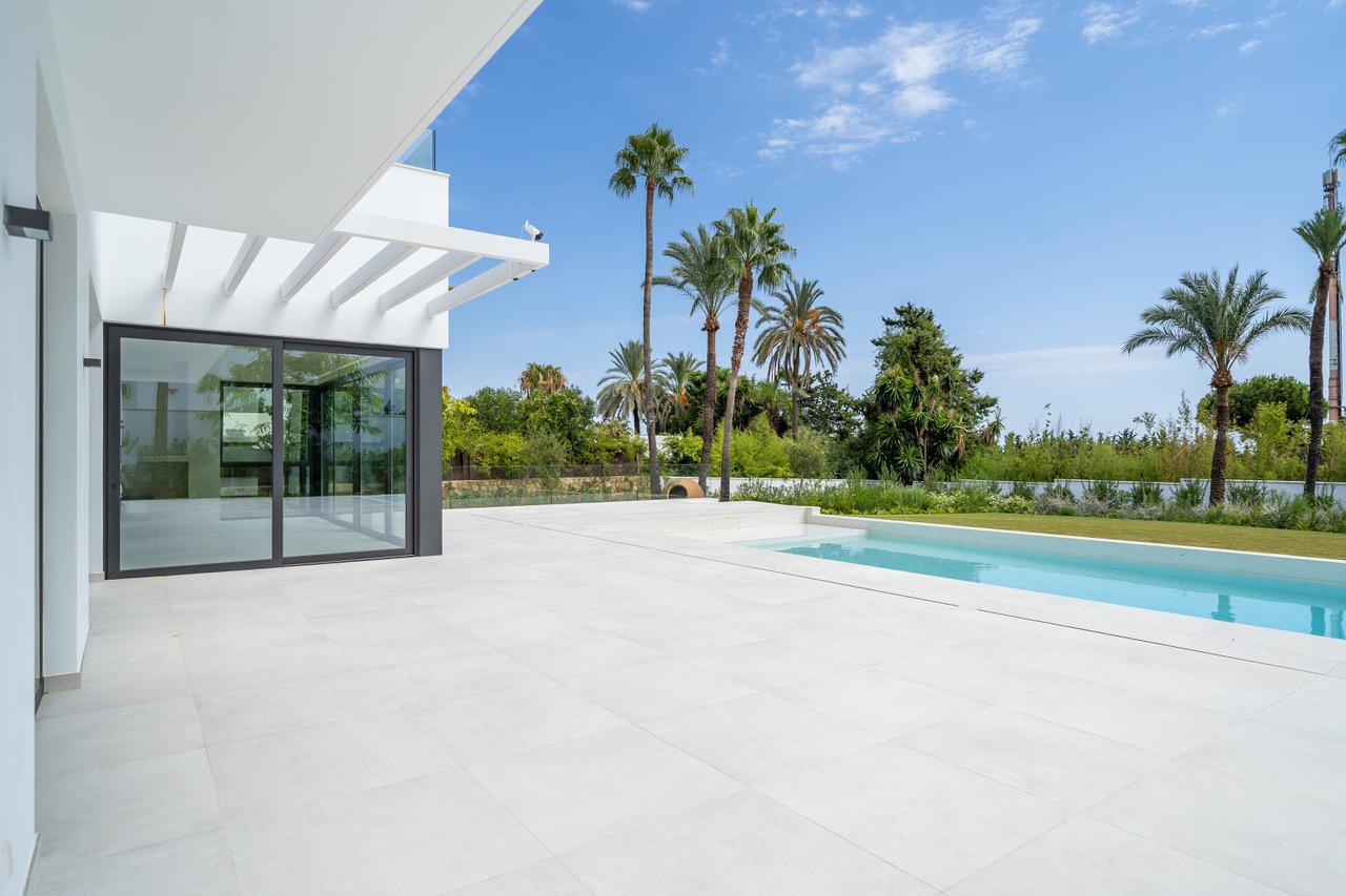 Villa for sale in Estepona 23