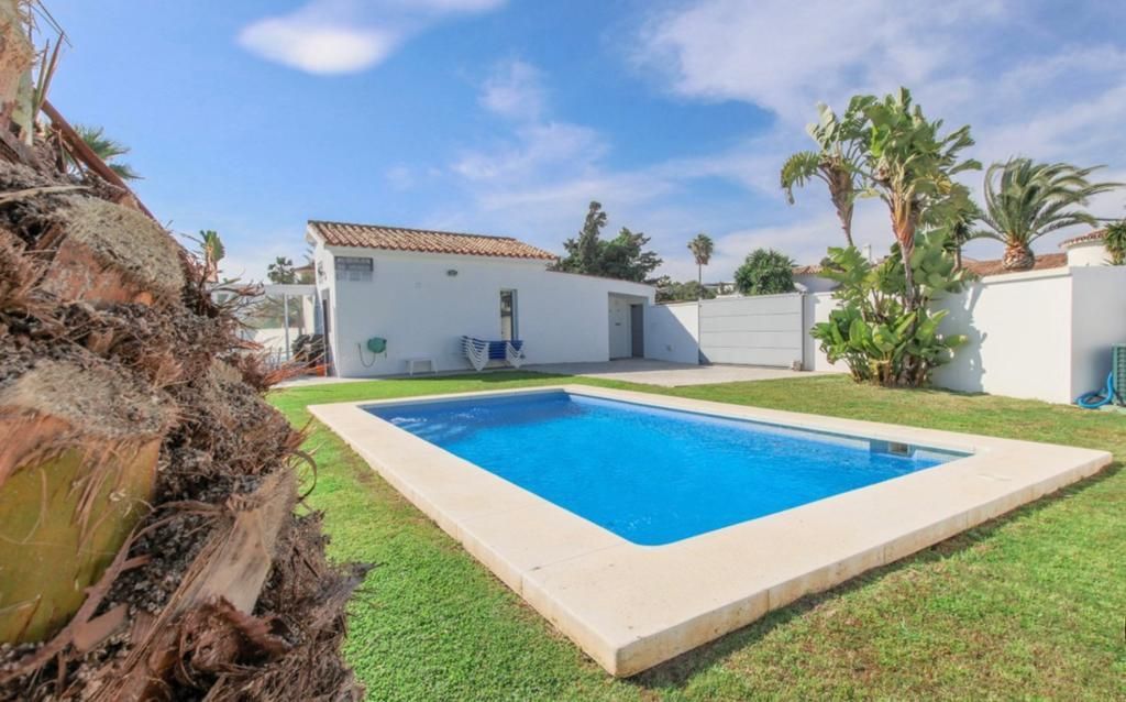 Chalé en venta en Estepona 1