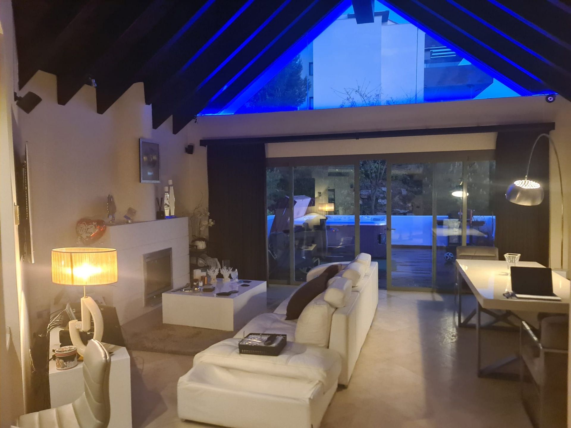 Penthouse te koop in Estepona 17