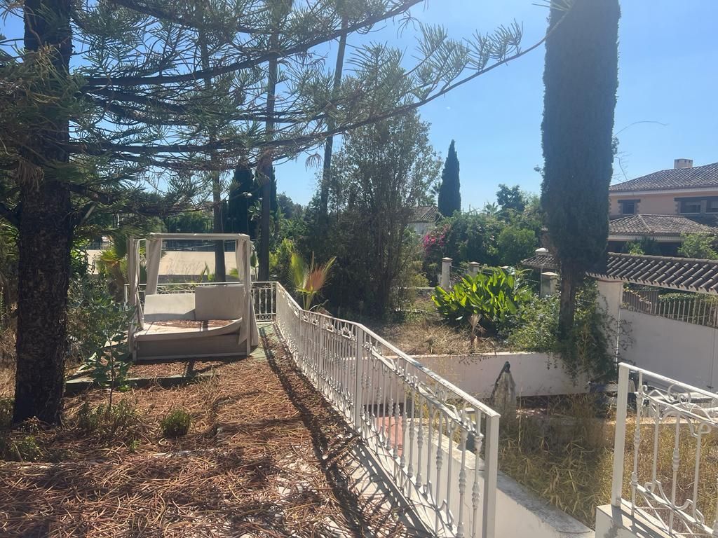 Plot for sale in Marbella - Nueva Andalucía 11