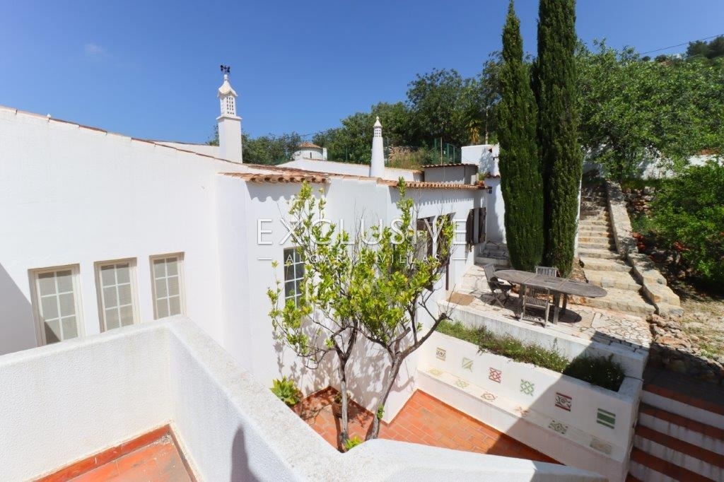 Villa for sale in Faro 2