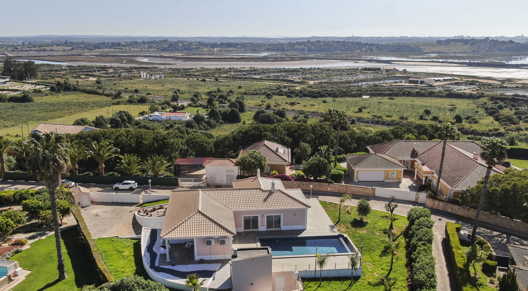 Chalé en venta en Lagos and Praia da Luz 1