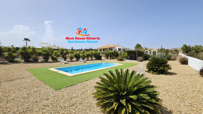 Villa for sale in Almería and surroundings 1