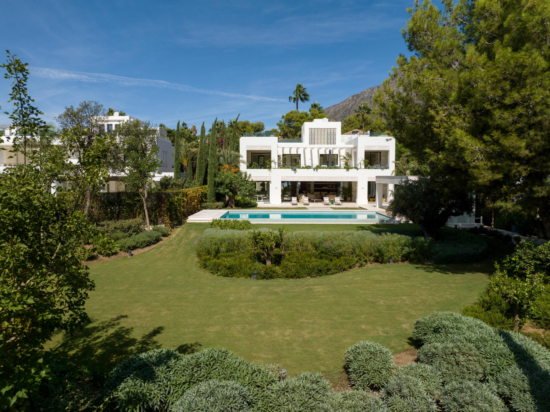 Villa for sale in Marbella - Golden Mile and Nagüeles 45