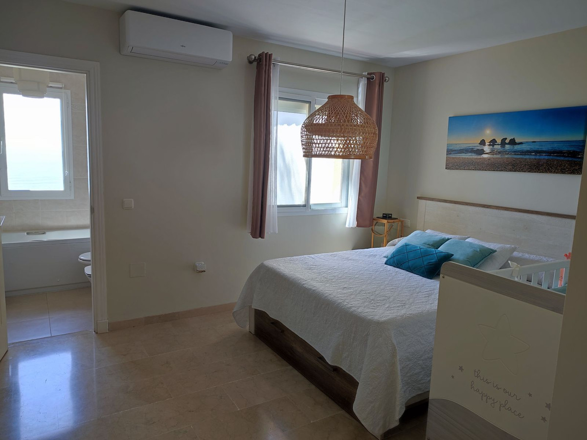 Adosada en venta en Casares 14