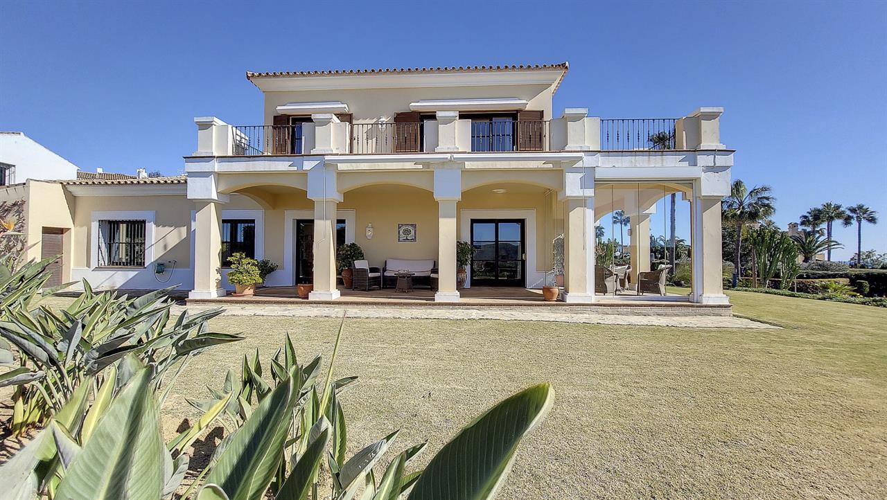 Villa for sale in Manilva 2