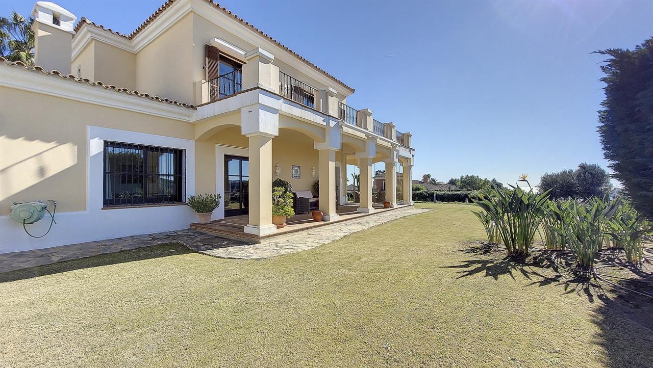 Villa for sale in Manilva 3