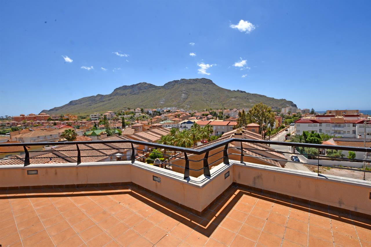 Townhouse te koop in Águilas 14