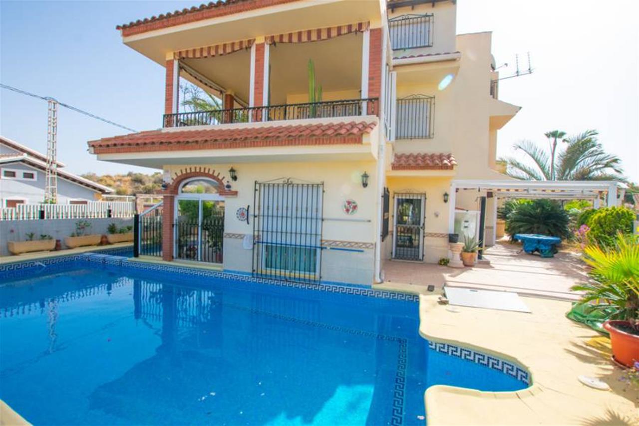 Villa for sale in Águilas 1