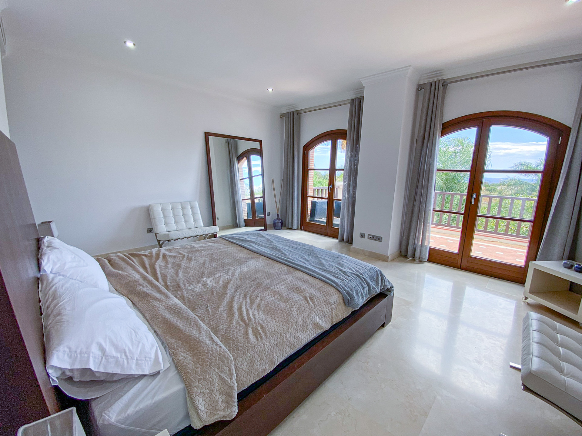 Villa for sale in Marbella - Golden Mile and Nagüeles 23