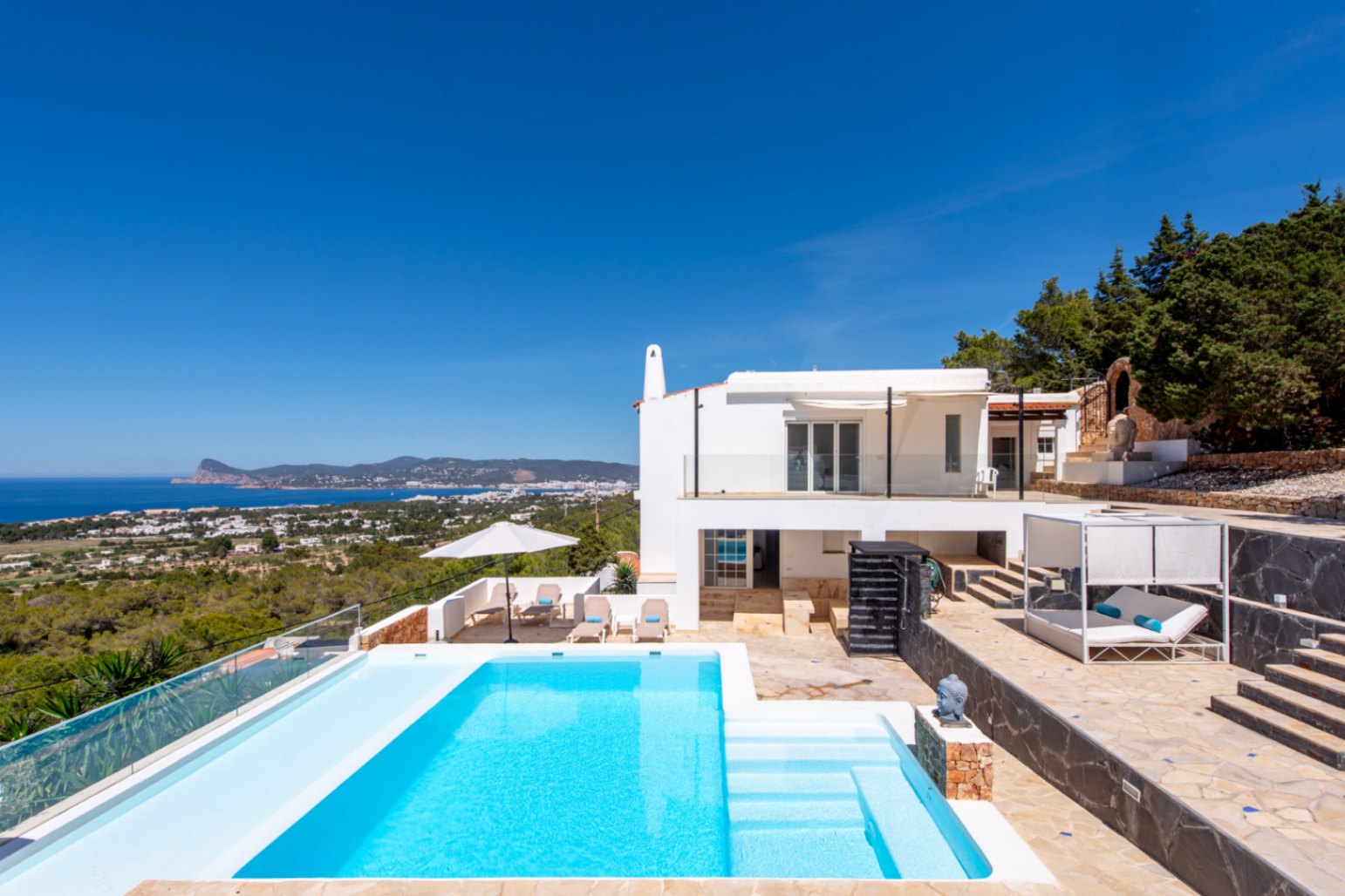 Villa till salu i Ibiza 1