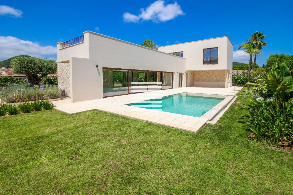 Villa for sale in Mallorca East 1