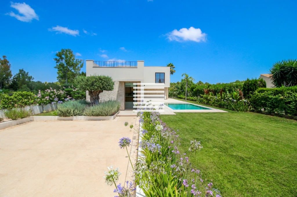 Villa for sale in Mallorca East 2