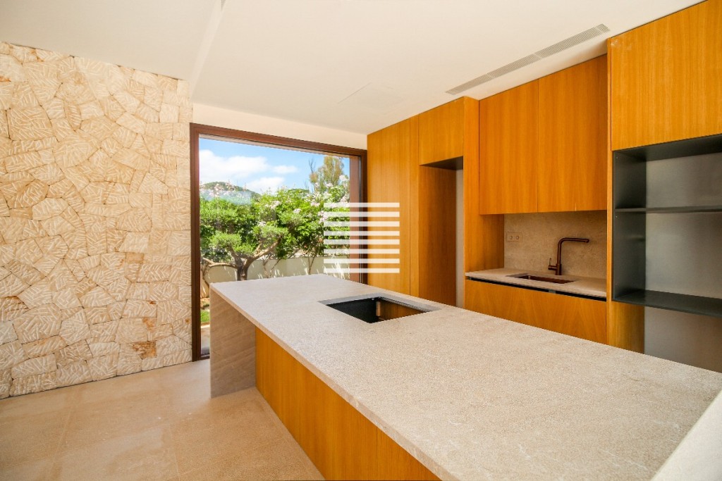 Villa for sale in Mallorca East 8