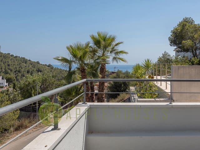 Villa for sale in Sitges and El Garraf 30