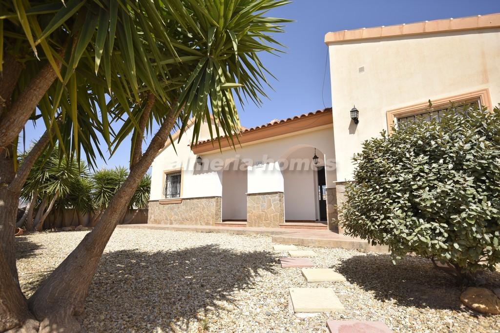 Villa for sale in Almería and surroundings 3