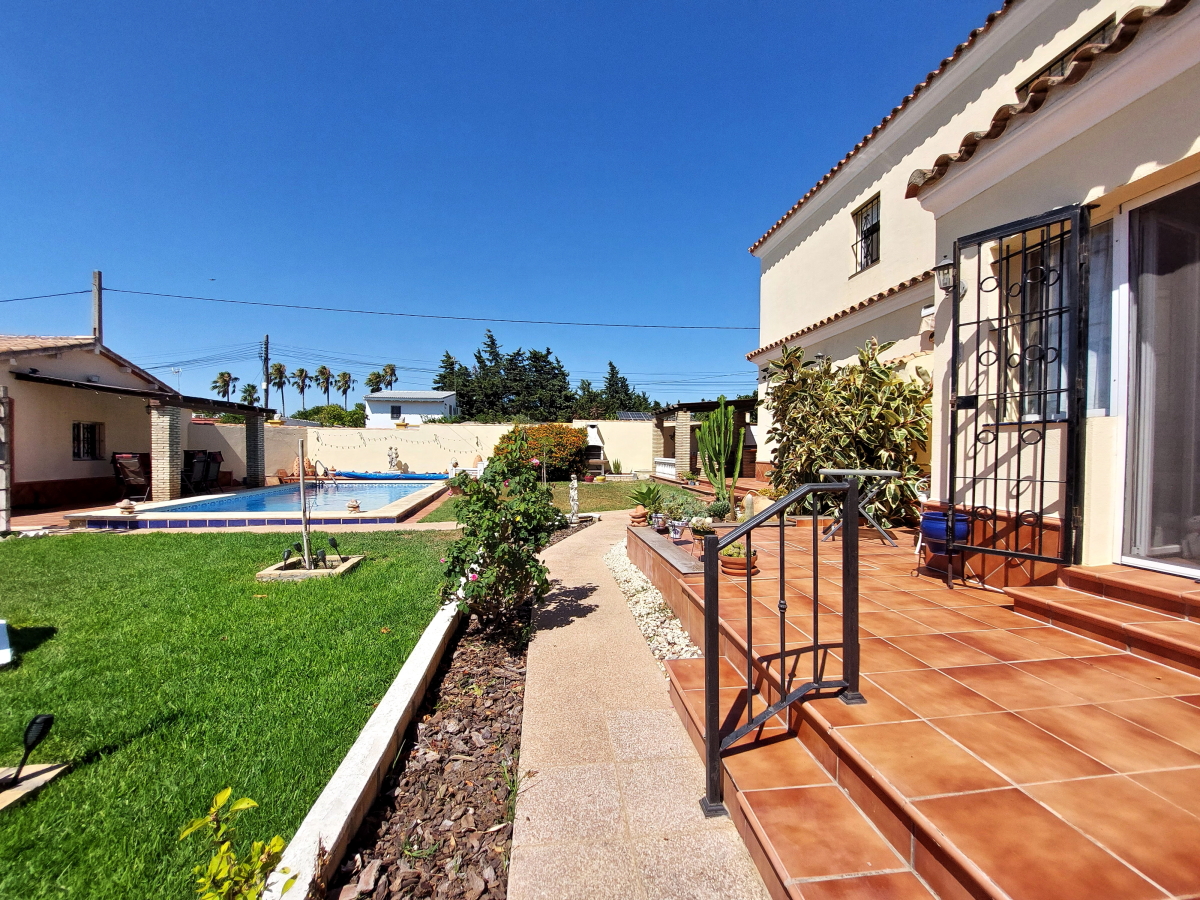 Villa for sale in Chiclana de la Frontera and surroundings 8