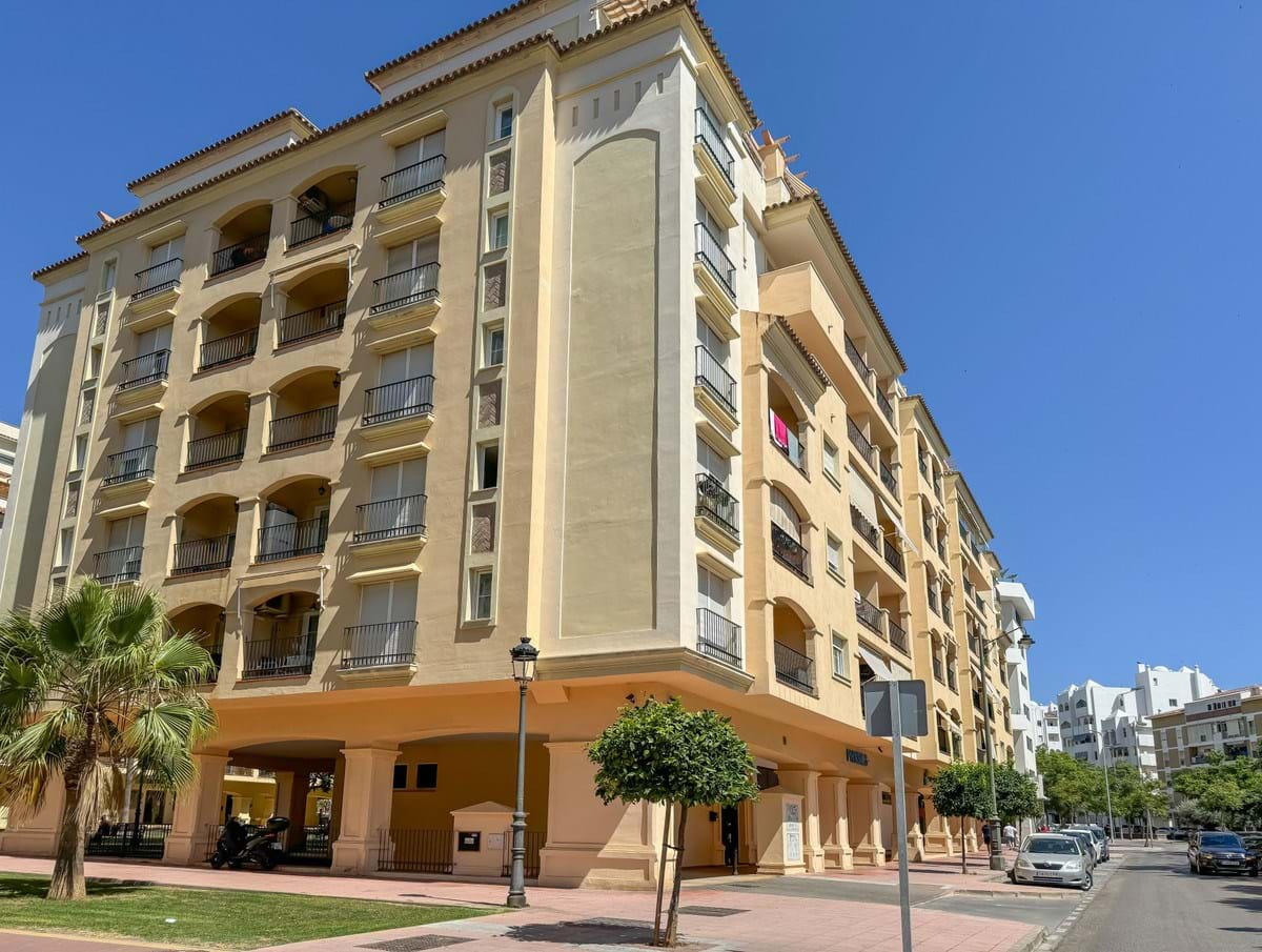 Apartamento en venta en Estepona 1