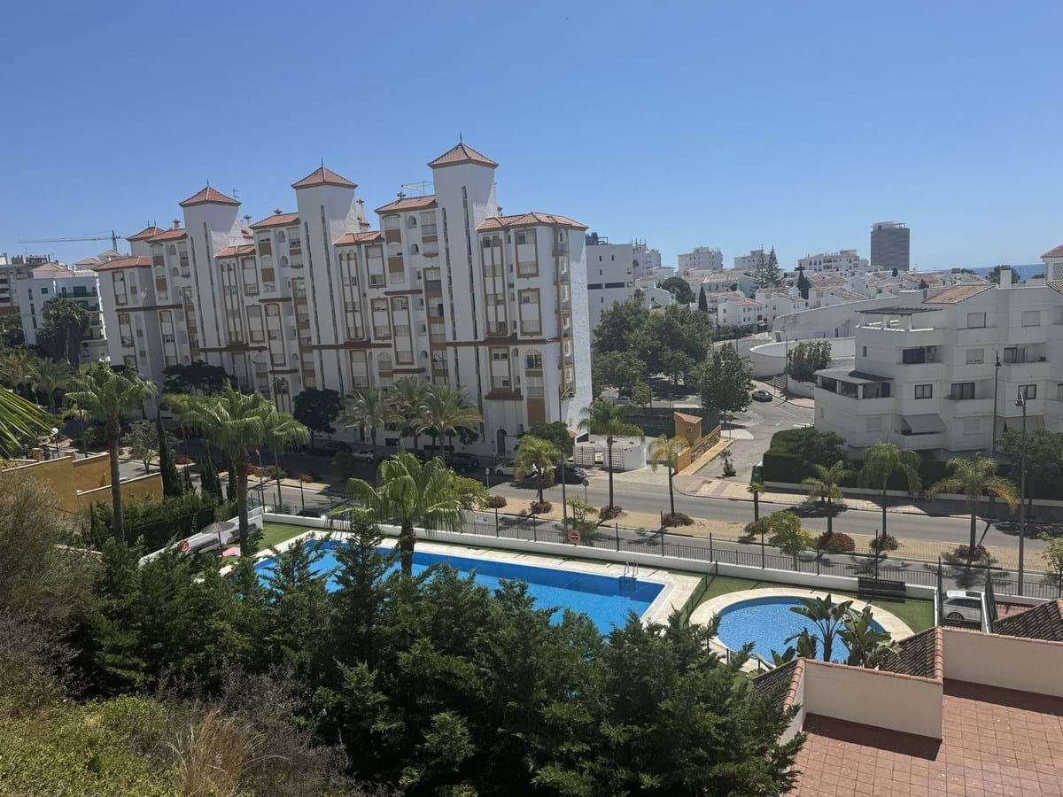 Apartment for sale in Estepona 1