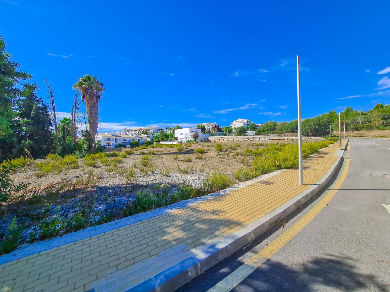 Plot for sale in Estepona 1