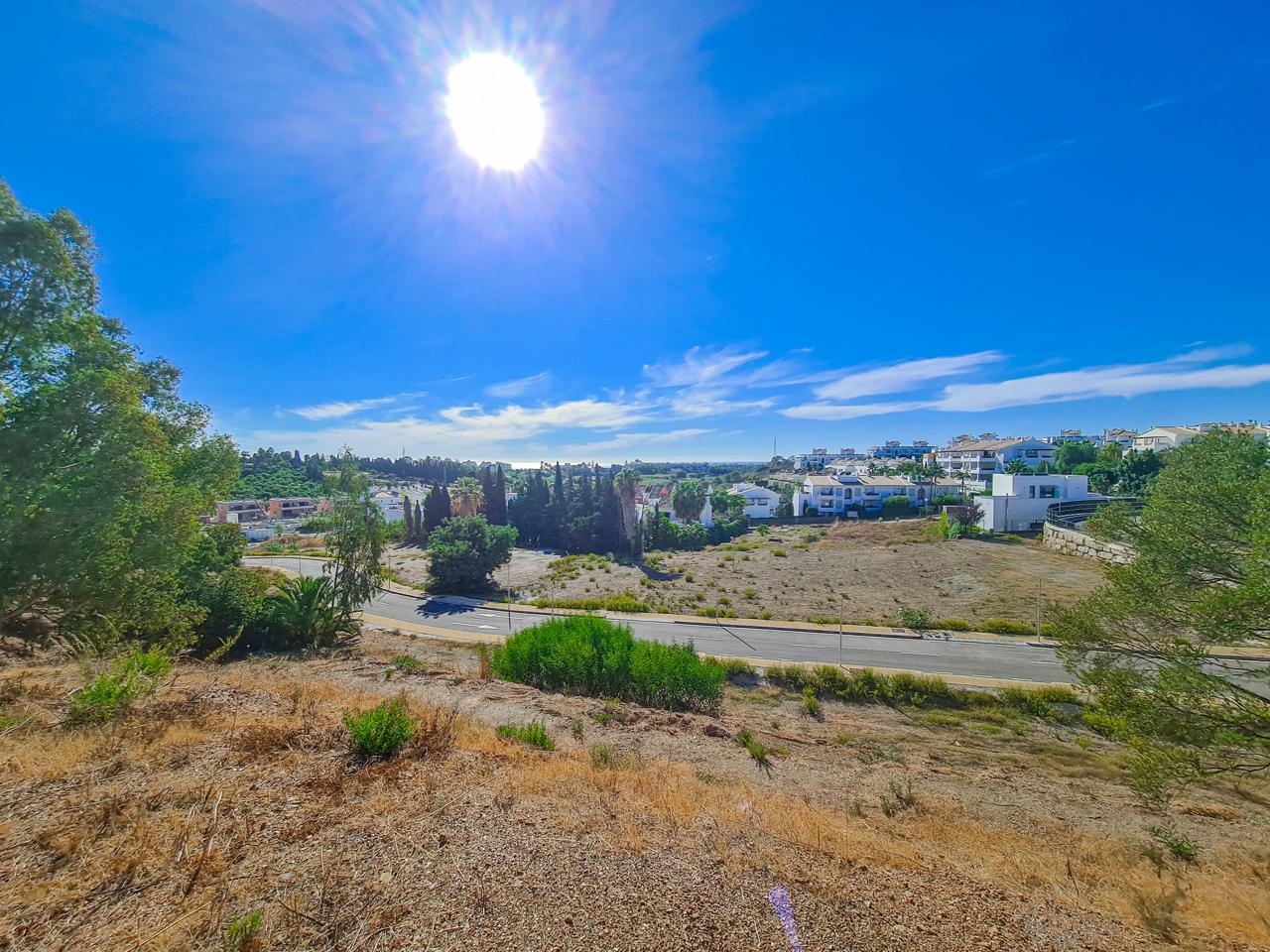 Plot for sale in Estepona 1