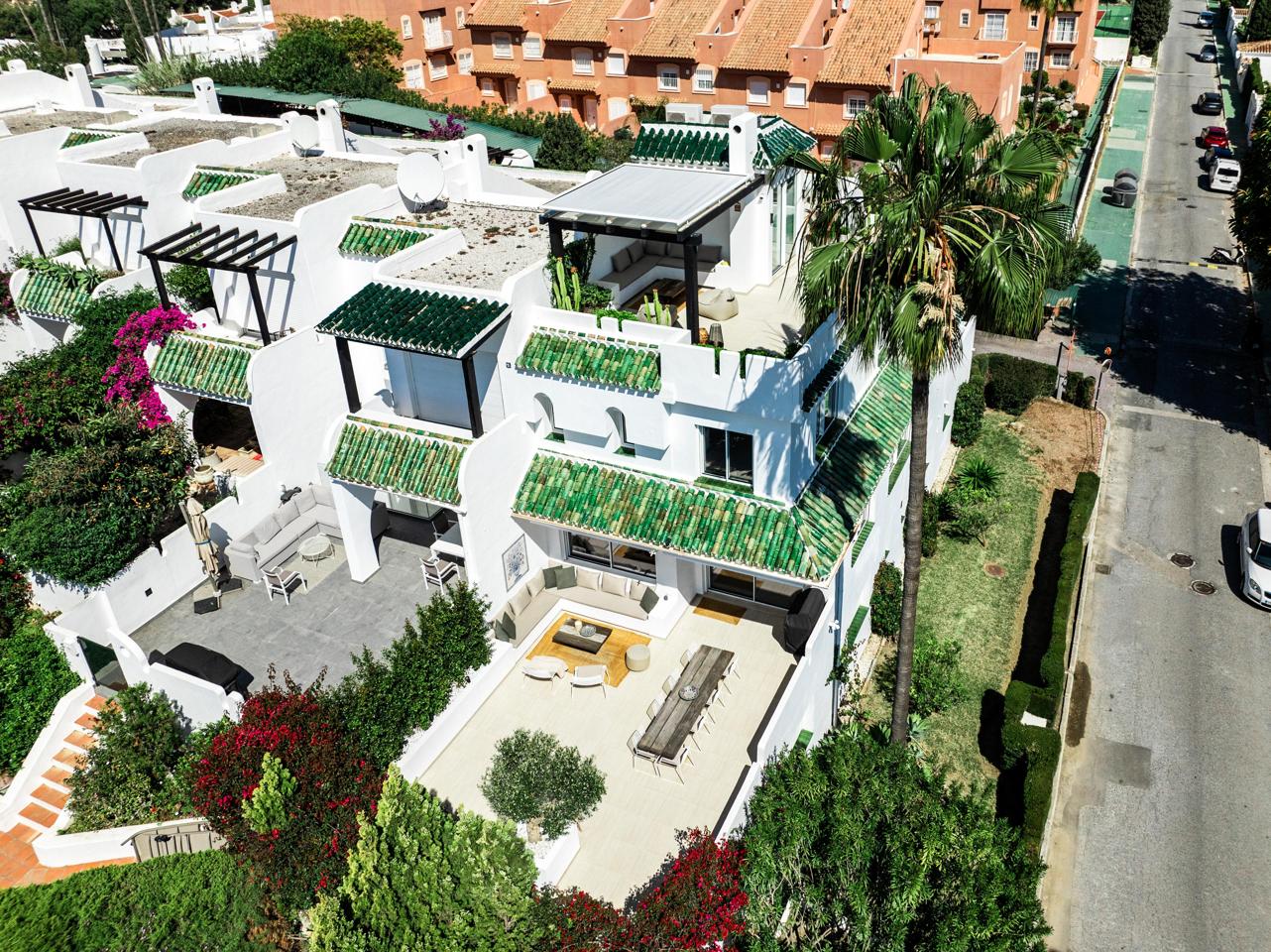 Townhouse for sale in Marbella - Nueva Andalucía 2