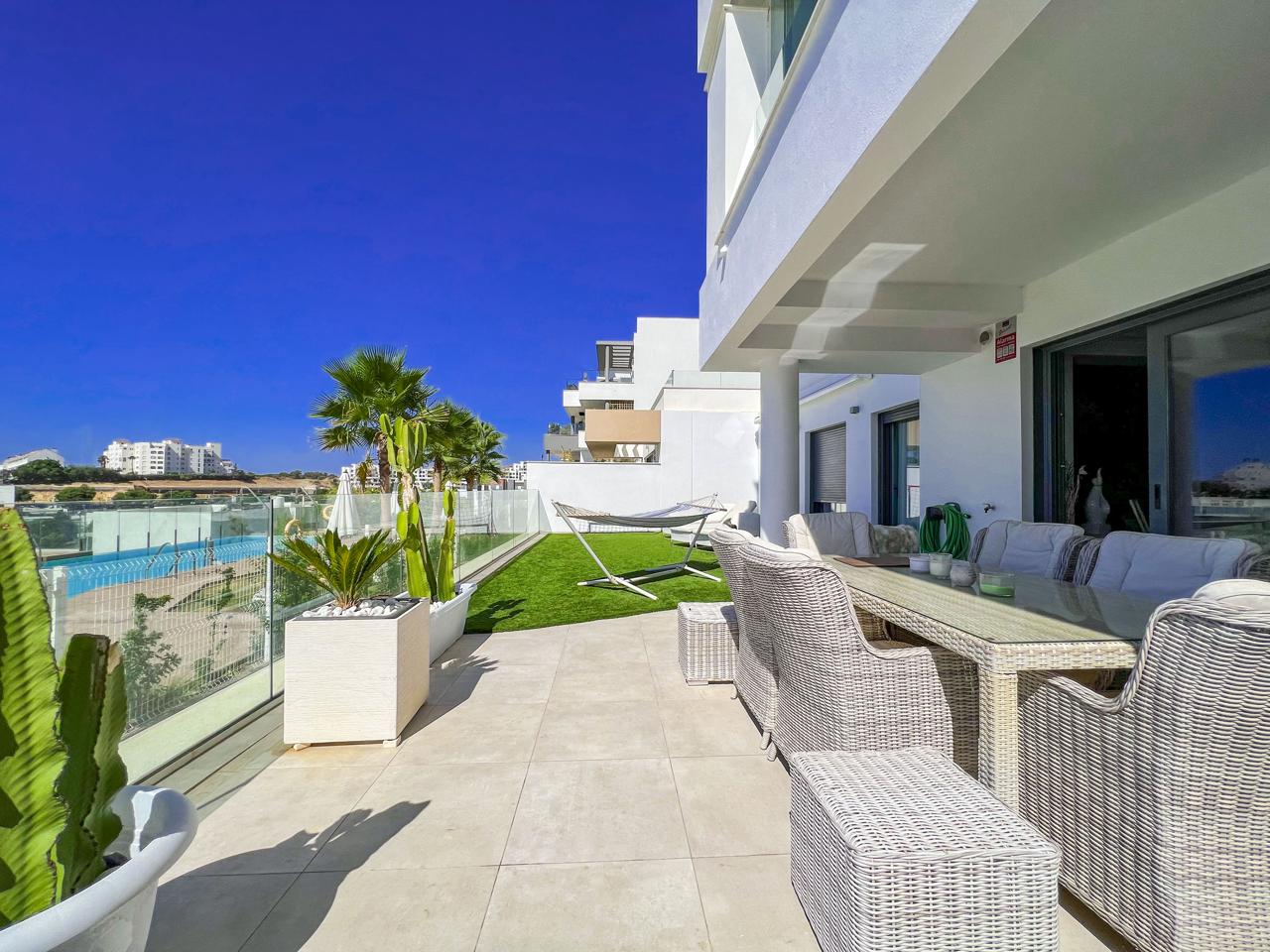 Property Image 622297-estepona-pueblo-apartment-3-2