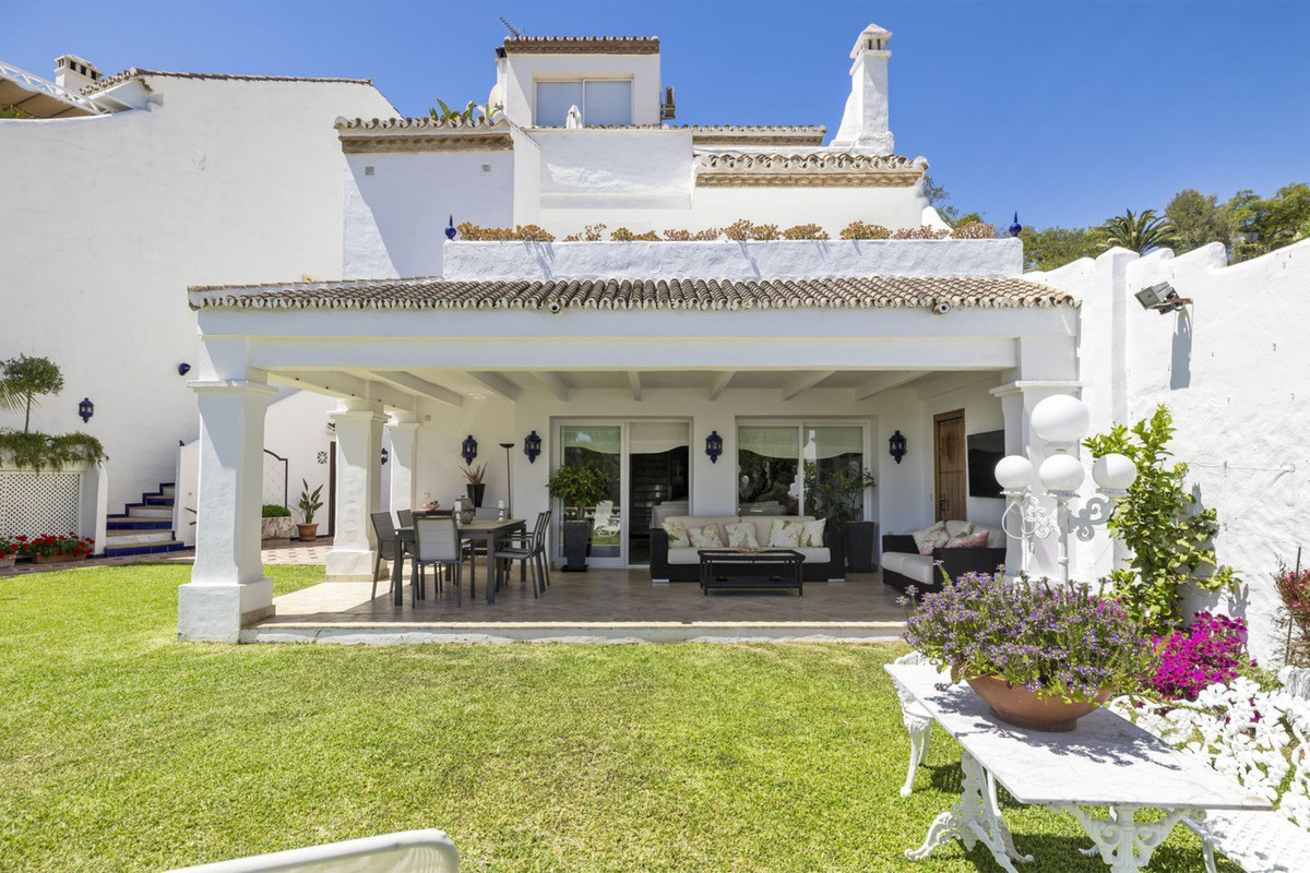 Adosada en venta en Marbella - Nueva Andalucía 1