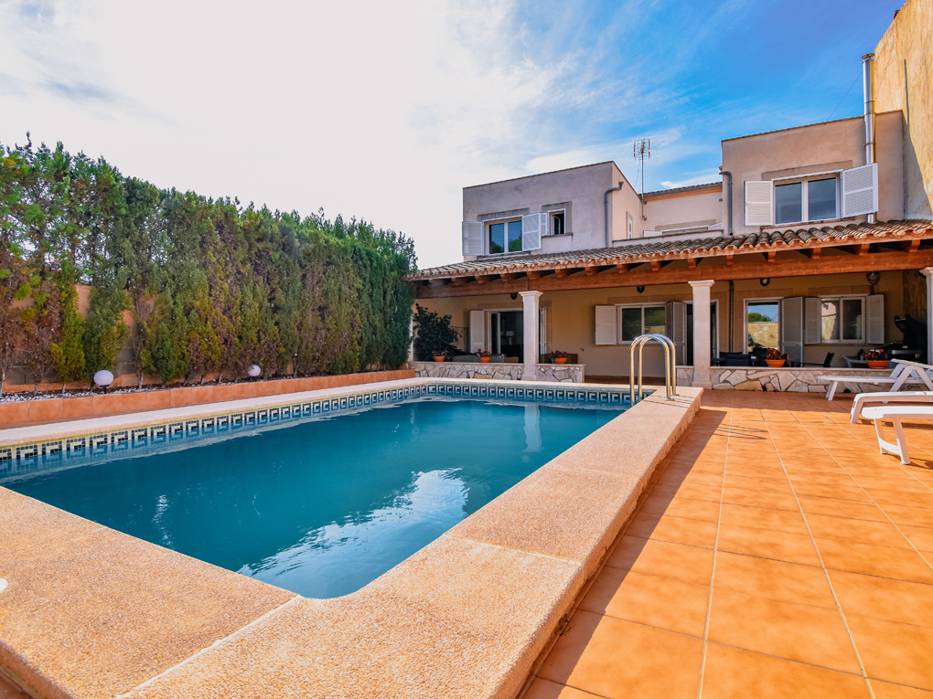 Villa for sale in Mallorca South 1