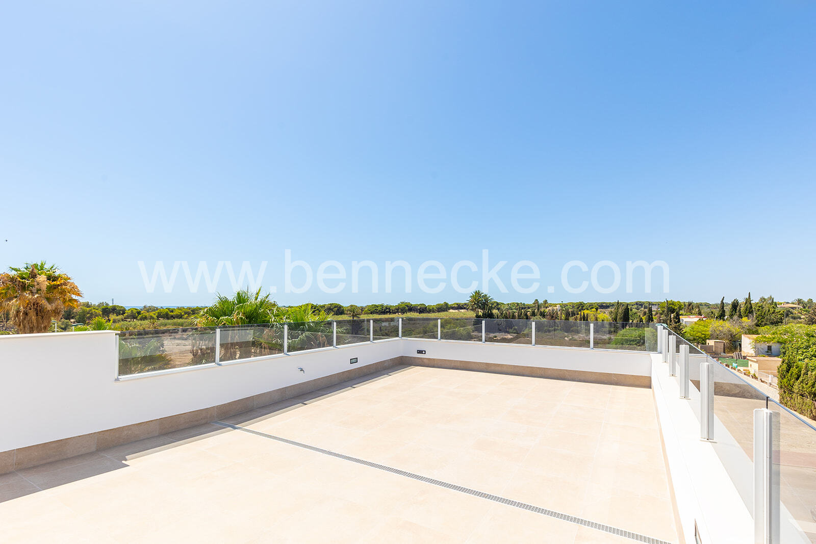 Villa for sale in Elche 4