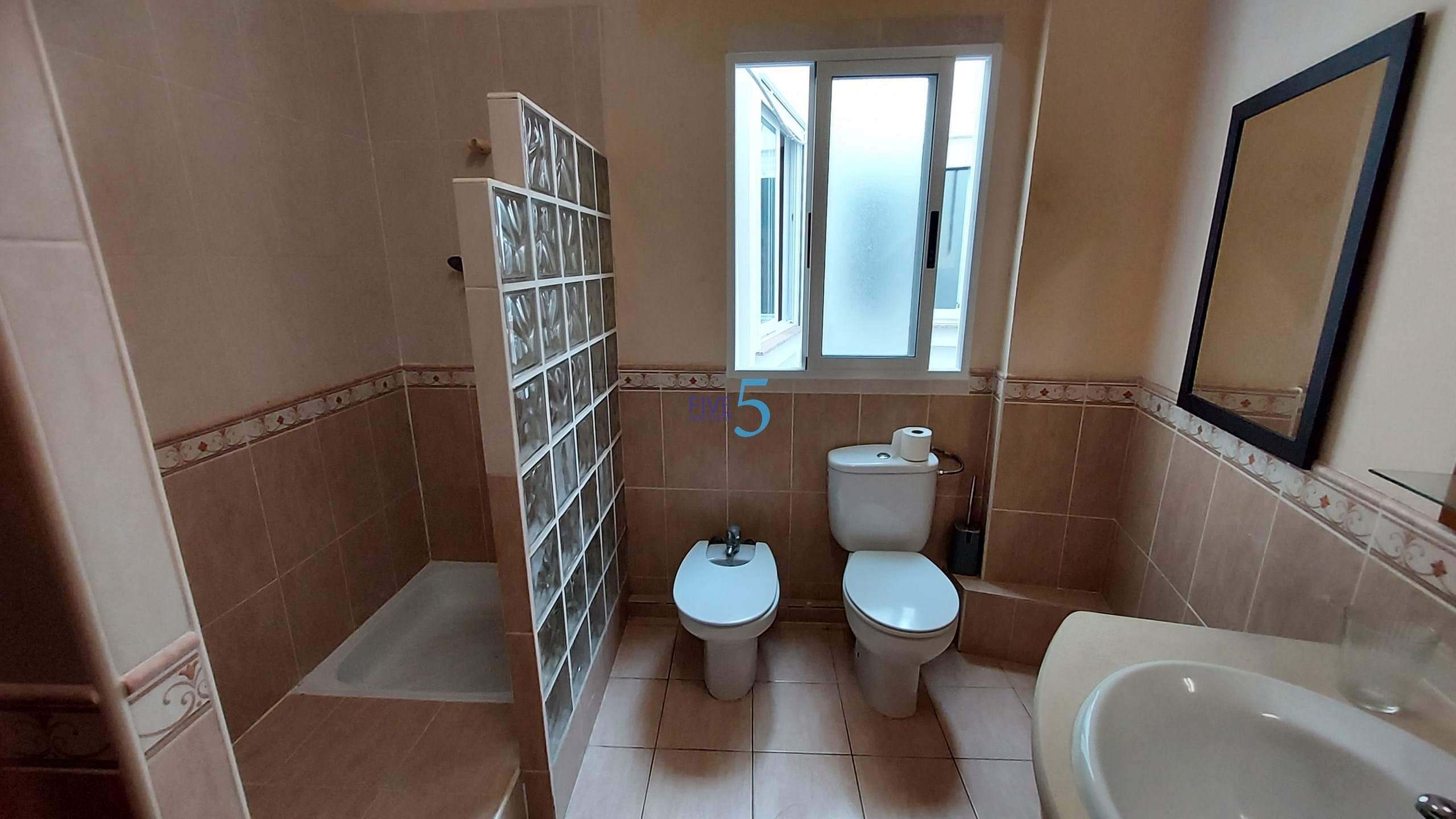 Adosada en venta en Valencia City 20