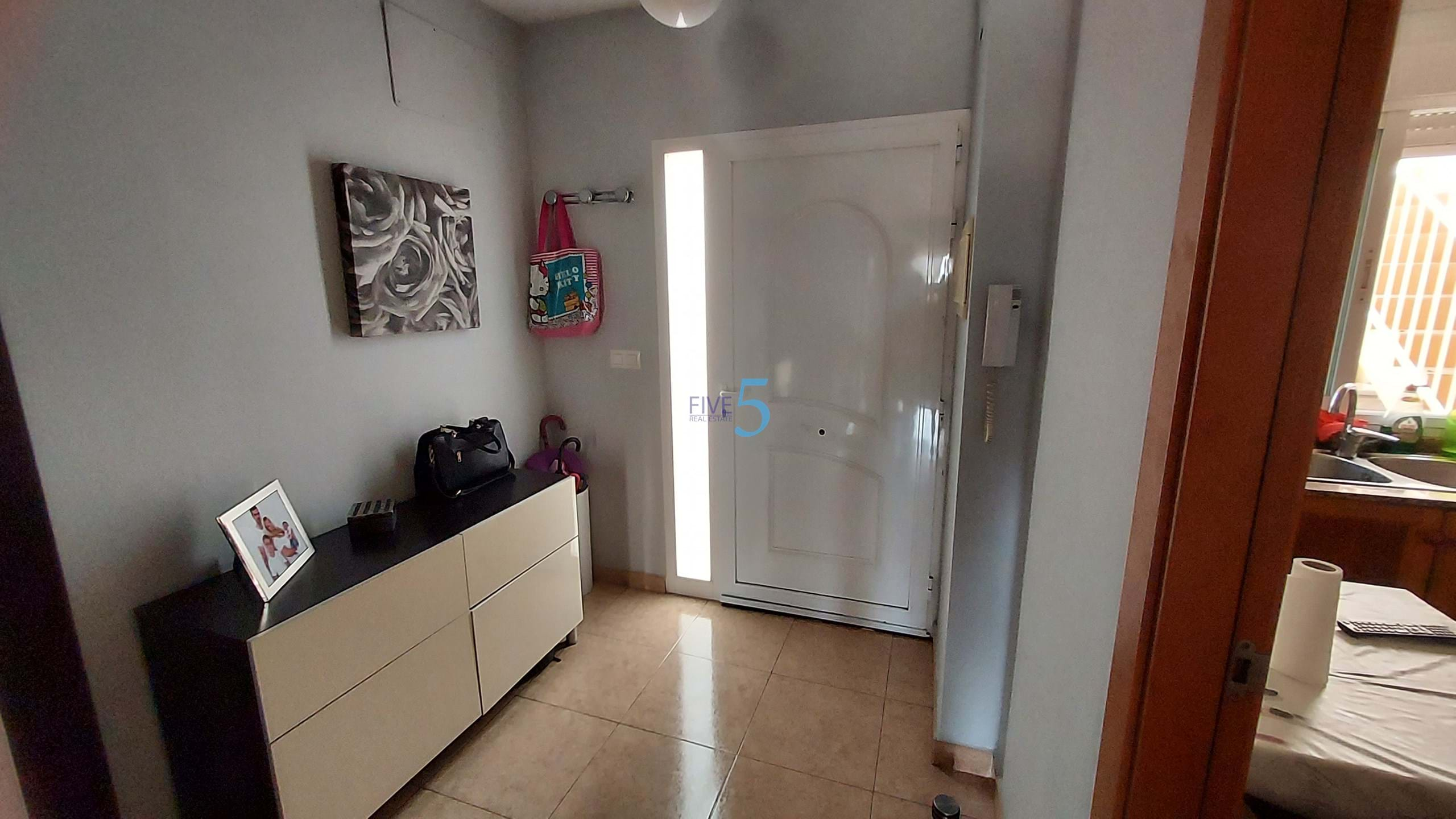 Adosada en venta en Alicante 11