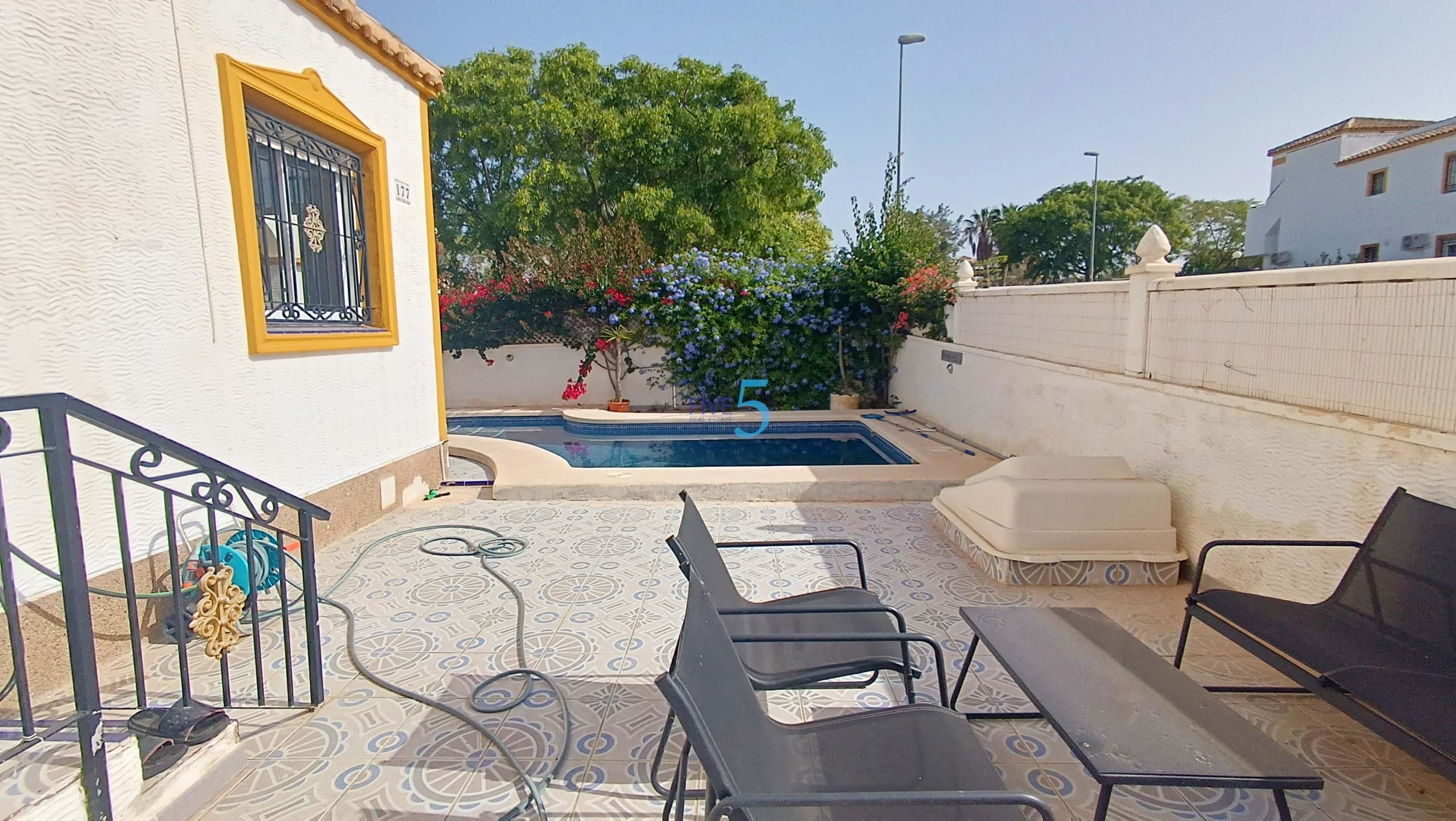 Townhouse te koop in Alicante 10