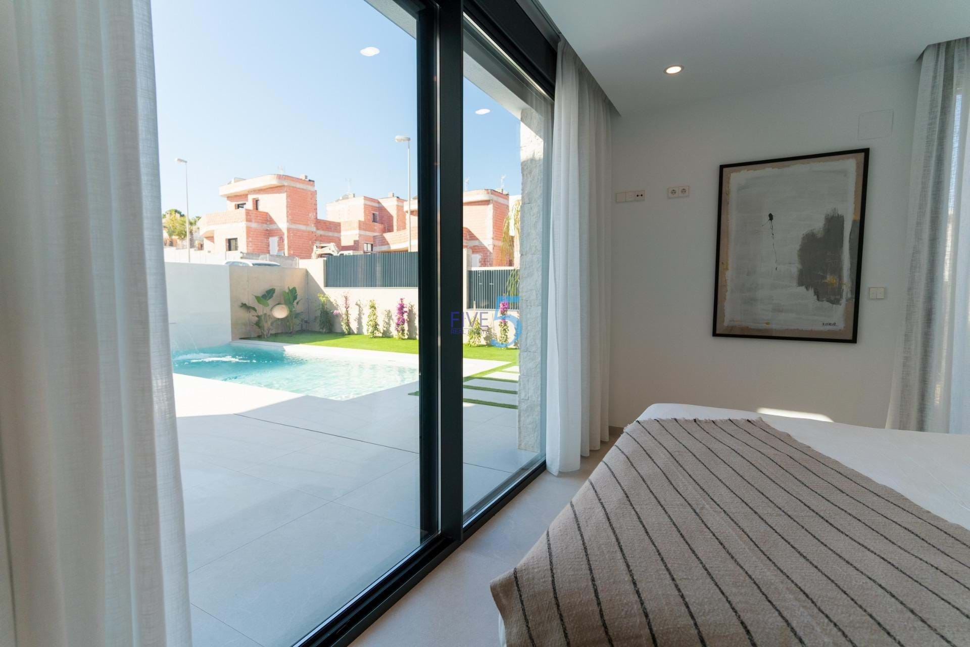 Villa à vendre à Alicante 11