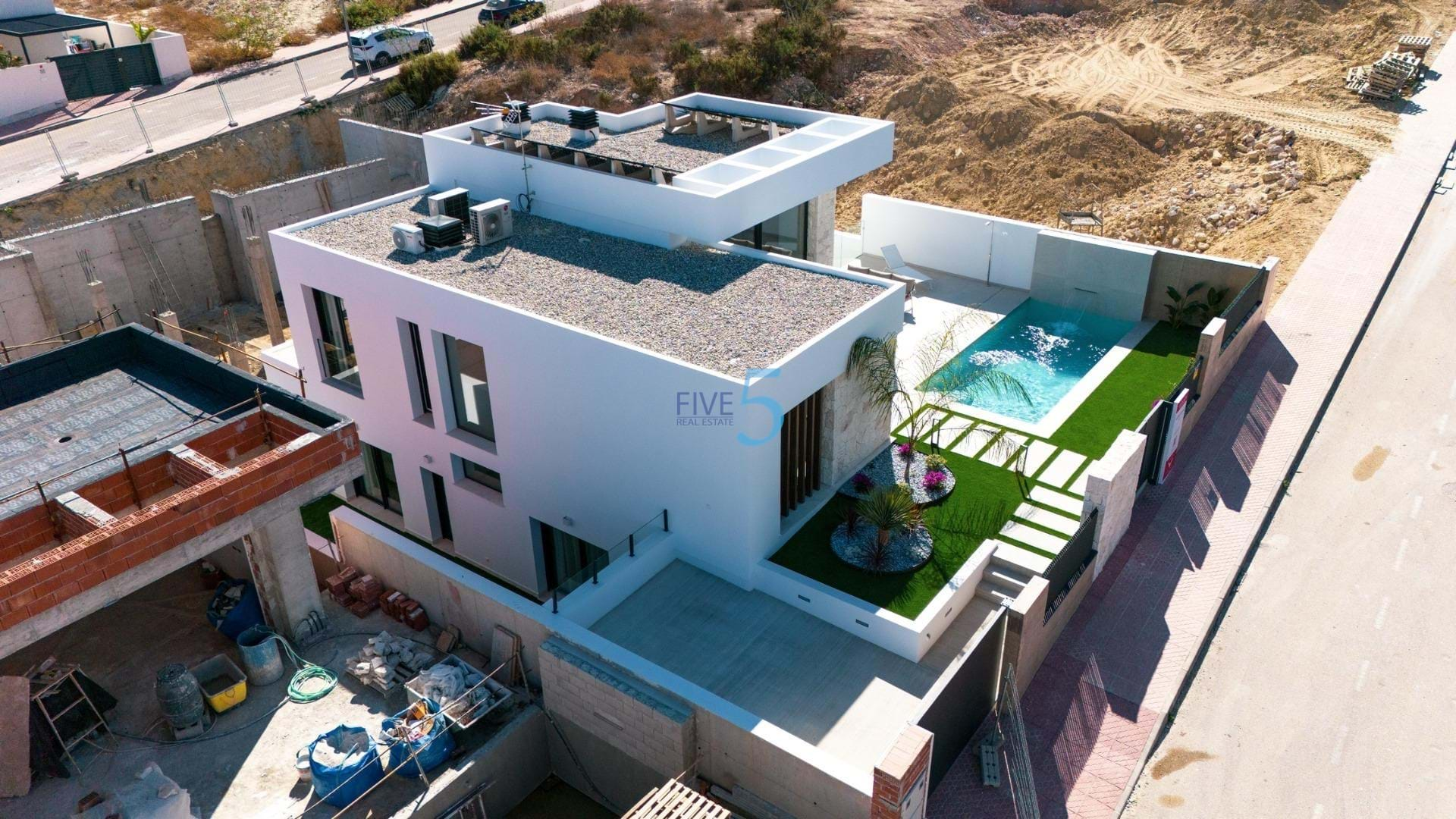 Villa te koop in Alicante 2