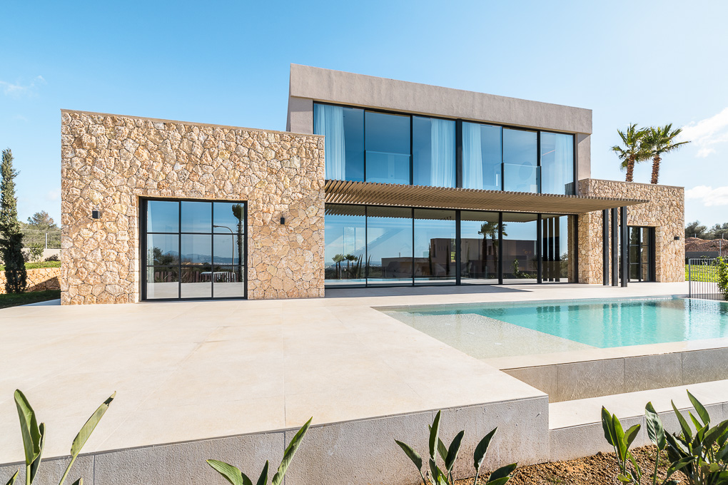 Villa for sale in Mallorca East 1