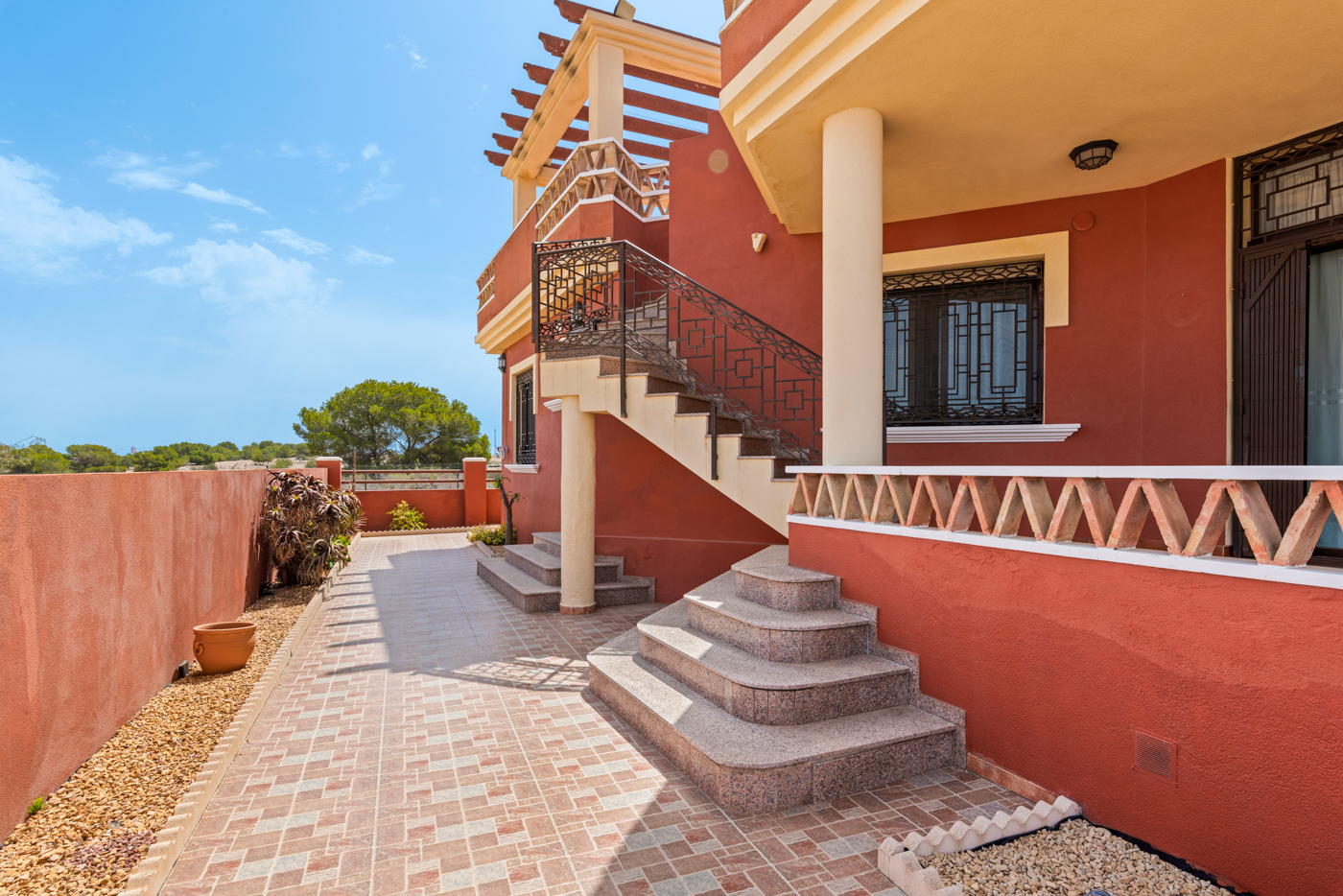 Villa for sale in Alicante 32