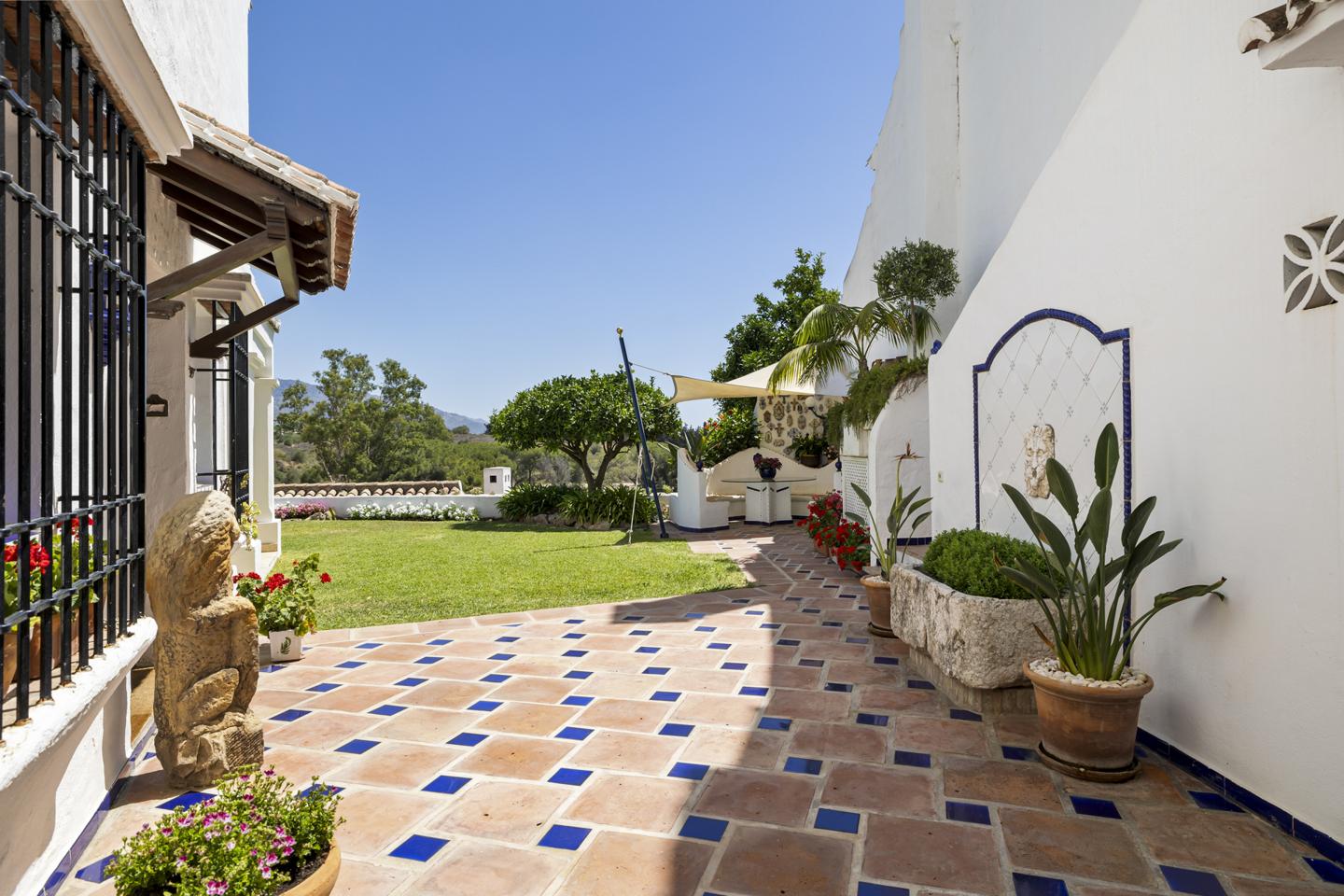 Villa for sale in Marbella - Nueva Andalucía 16