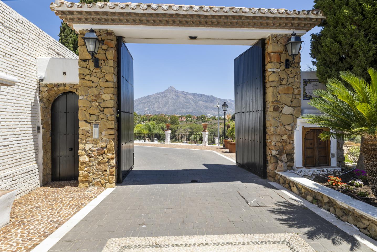 Villa for sale in Marbella - Nueva Andalucía 8