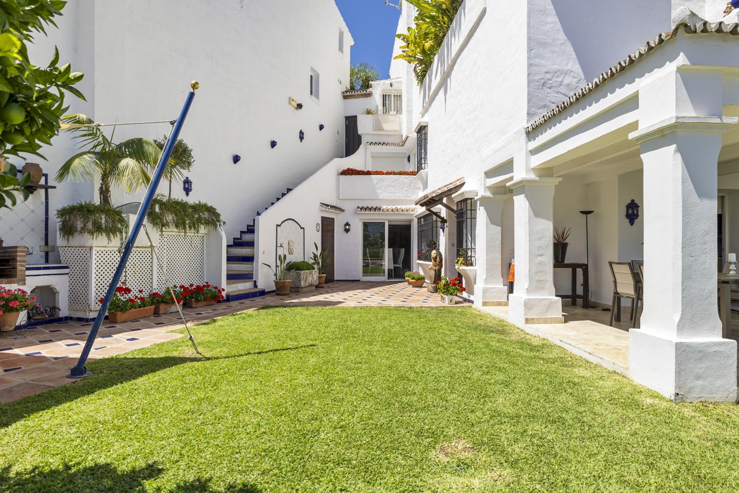 Villa for sale in Marbella - Nueva Andalucía 9