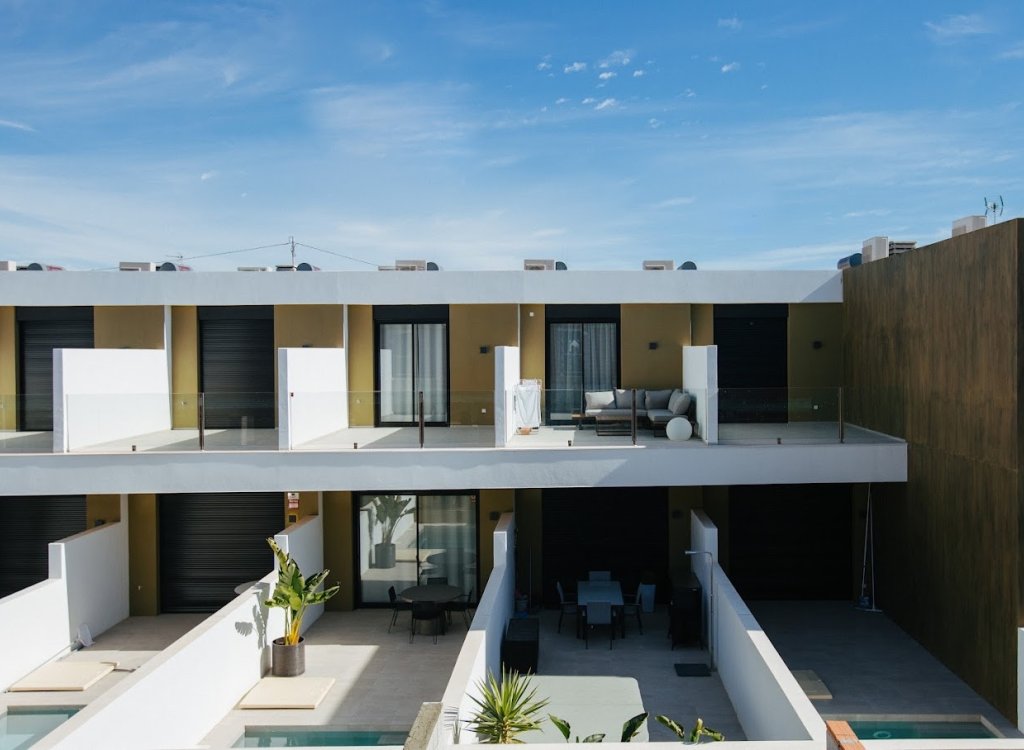 Townhouse te koop in Alicante 1