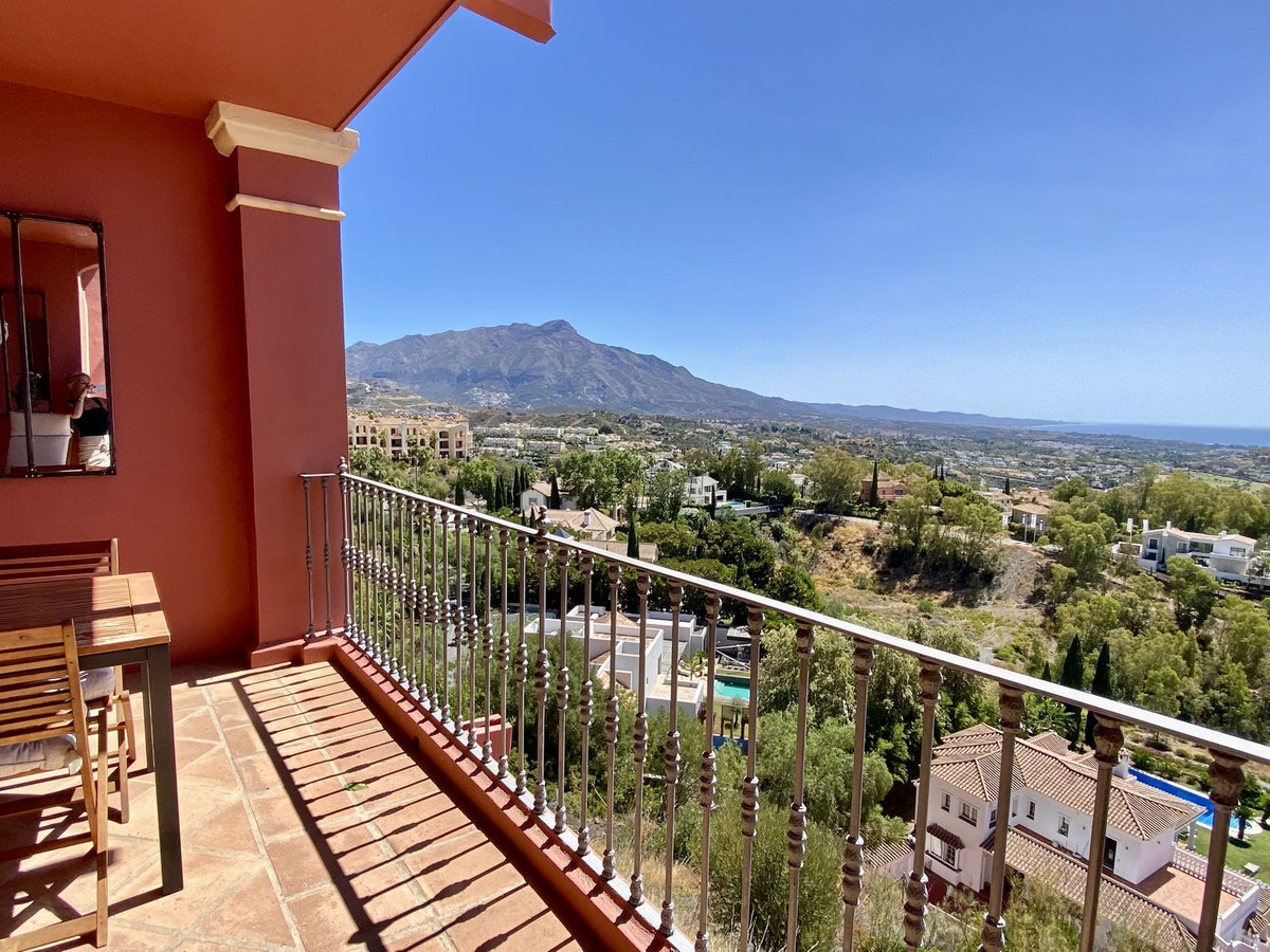 Apartment for sale in Benahavís 2