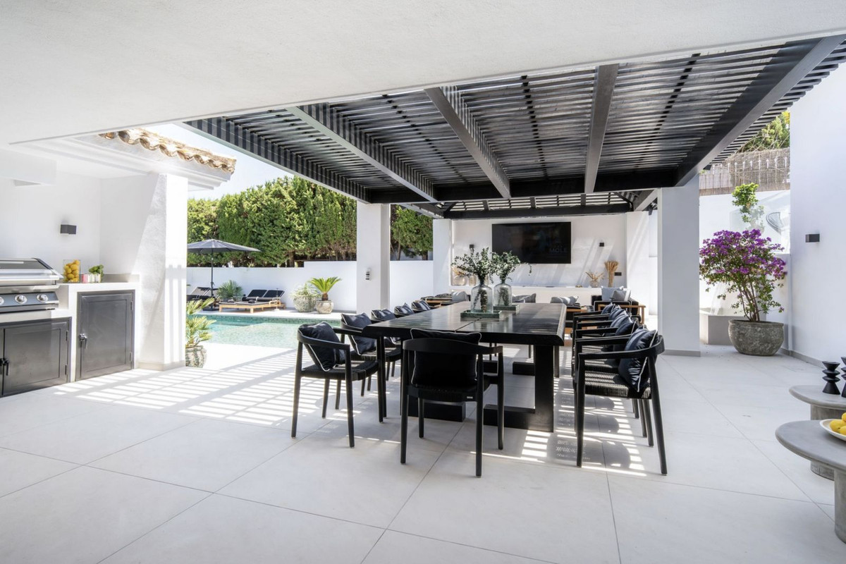 Villa te koop in Marbella - Nueva Andalucía 16